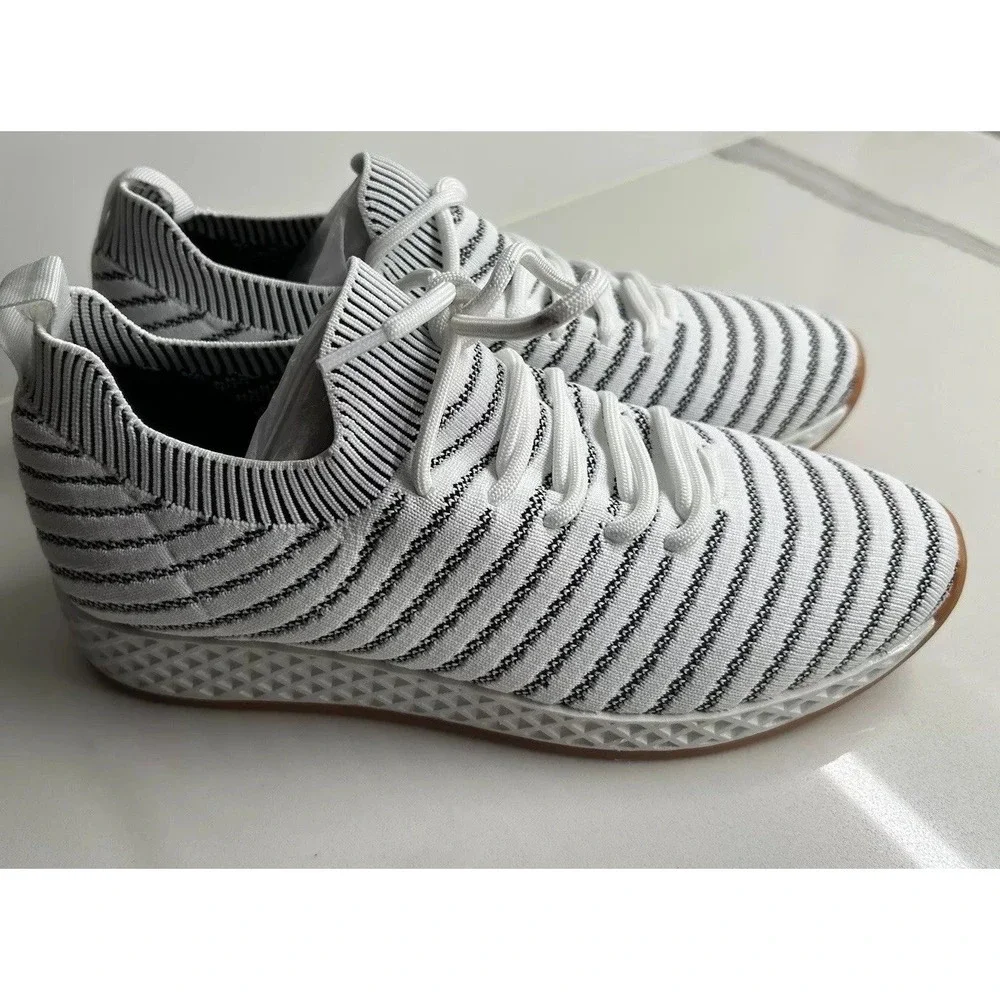 New Urban Sport Sneakers By J/Slides Women's Black White Knit Opy US 8M
